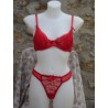 Ensemble Soutien-Gorge et string avec un voile