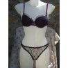 Ensemble Soutien-Gorge et string dessins en reliefs